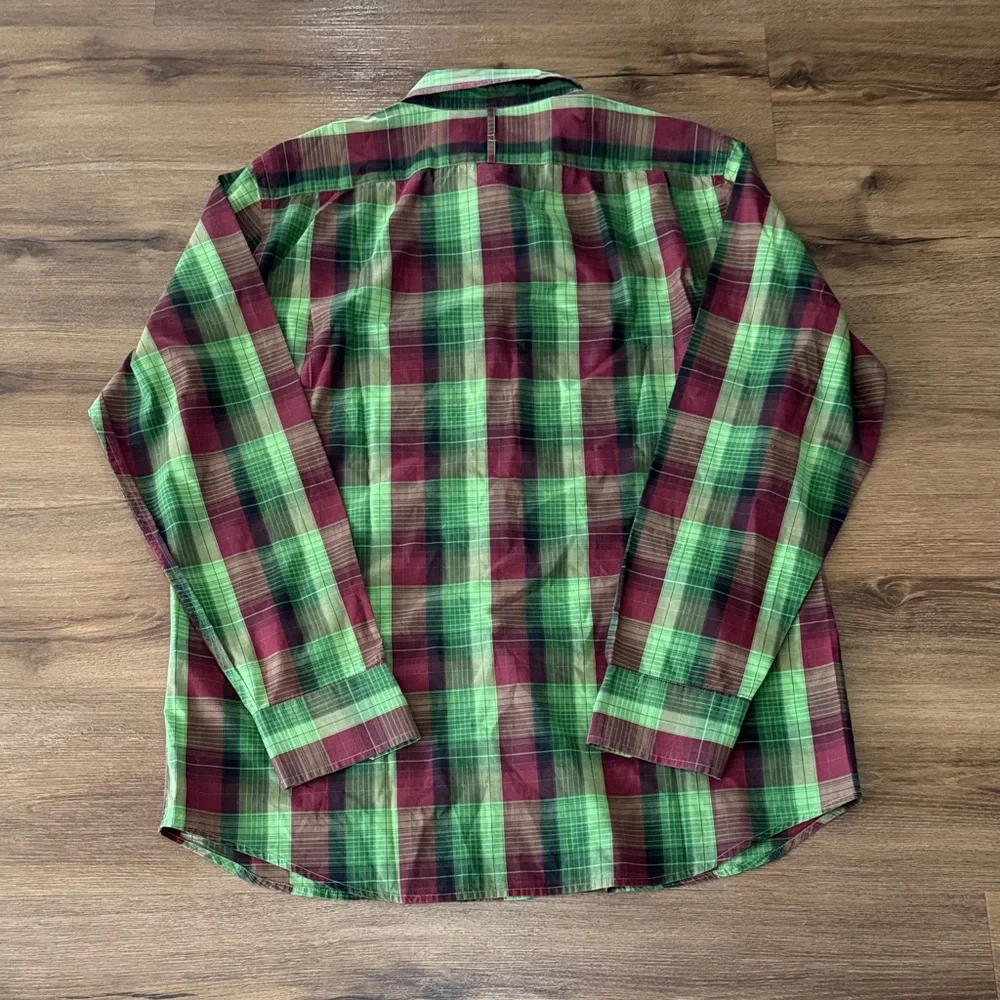 Men's Banana Republic Green and Red Plaid Button Down Shirt. Size M